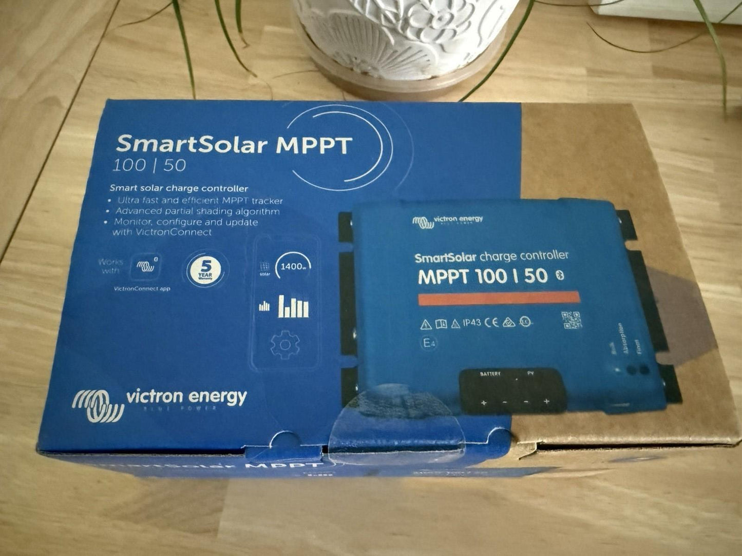 Victron Smart Solar MPPT 100/50 (12/24V) Solar Charge Controller - Express Post